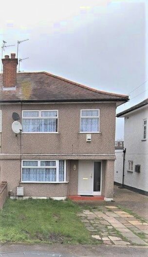 3 Bedroom Semi-Detached House To Rent In Balmoral Drive, Hayes, Greater London, UB4
