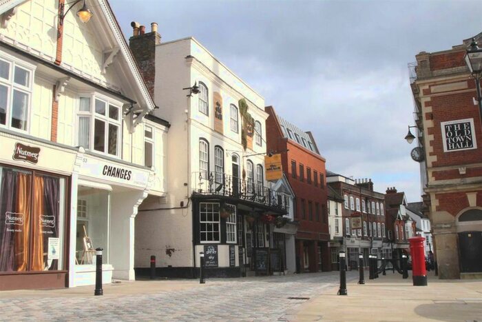 1 Bedroom Flat To Rent In High Street, Hemel Hempstead, HP1