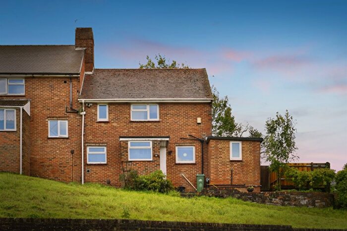 3 Bedroom Semi-detached House For Sale In Auckland Drive, Brighton, BN2