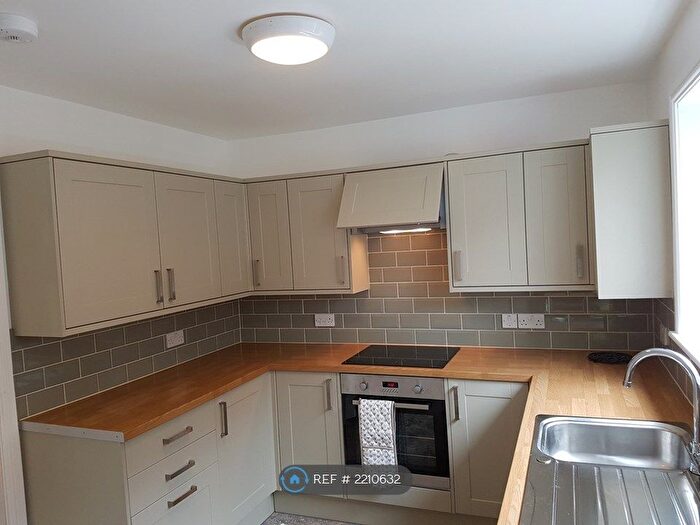 6 Bedroom Detached House To Rent In Clevedon Close, Exeter, EX4