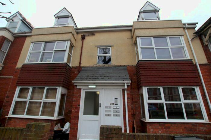 2 Bedroom Flat To Rent In County Road, Swindon, Swindon, SN1