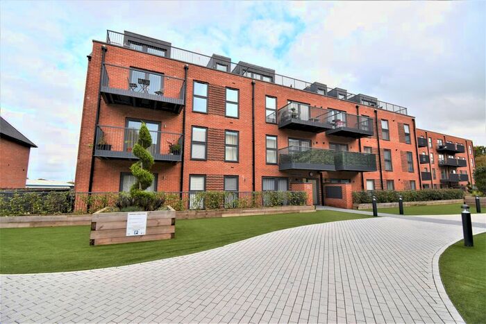 1 Bedroom Flat To Rent In Station Road, Hook, RG27