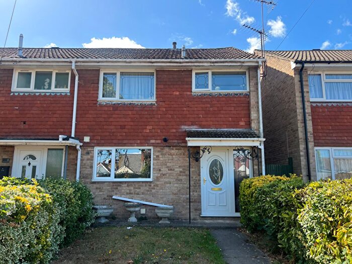 3 Bedroom End Of Terrace House To Rent In Woodcott Terrace, Aldershot, GU12