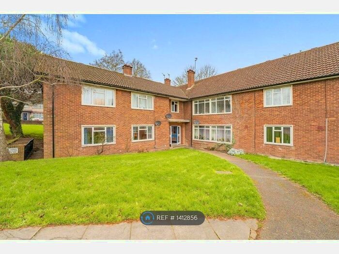 2 Bedroom Flat To Rent In Southcote Rise, Ruilsip, HA4