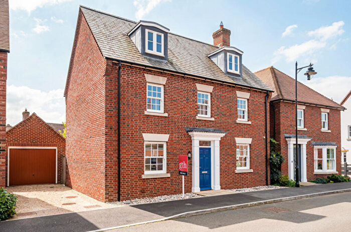 5 Bedroom Detached House For Sale In Emletts Way, Yeovil, Somerset, BA21