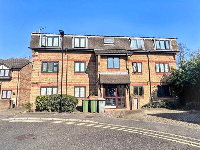 1 Bedroom Flat To Rent In Magpie Close, Forest Gate, E7