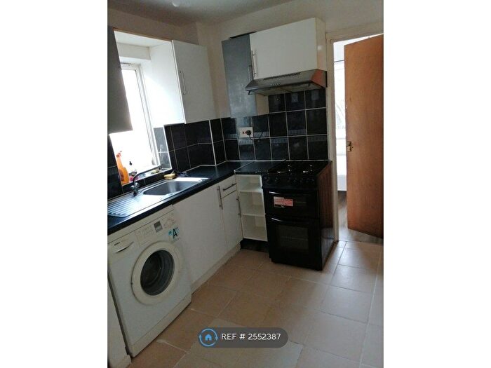 1 Bedroom Flat To Rent In Penlline Street, Cardiff, CF24