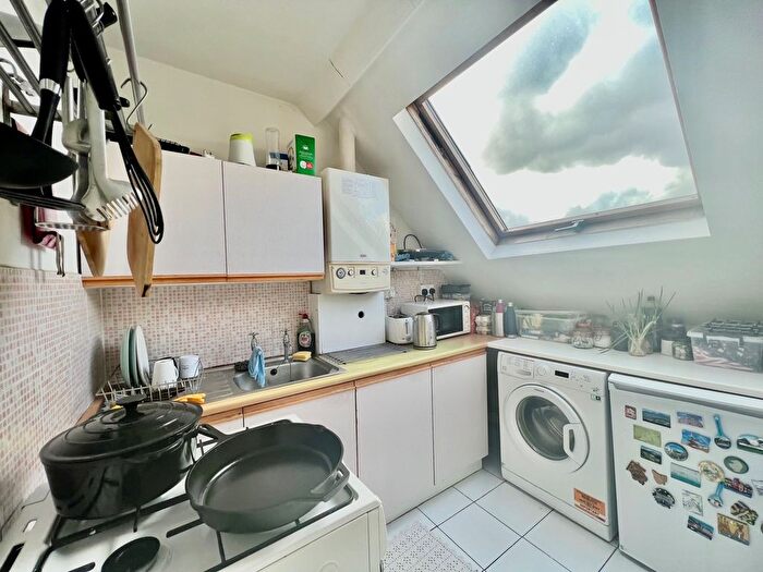 1 Bedroom Flat To Rent In Stanford Road, London, SW16