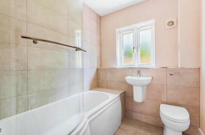 2 Bedroom End Of Terrace House To Rent In Parkfield Close, Coventry, CV2