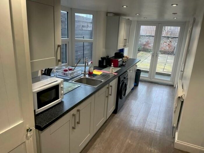 4 Bedroom Terraced House To Rent In Khartoum Road, London, E13