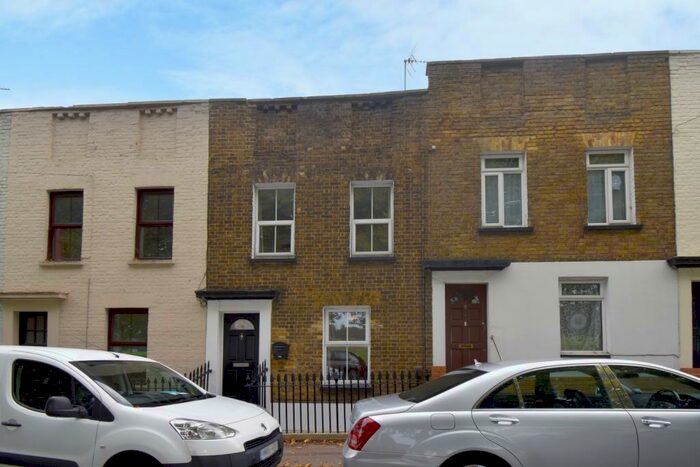 5 Bedroom Flat To Rent In Marlborough Road Gillingham, ME7