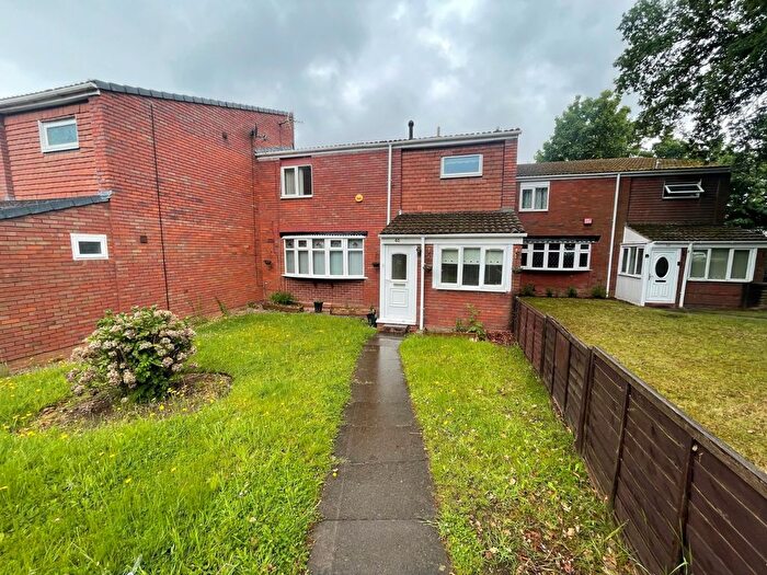 3 Bedroom Terraced House For Sale In Barnhurst Lane, Pendeford, Wolverhampton, West Midlands, WV8