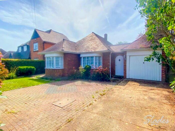2 Bedroom Bungalow To Rent In Broadway, Hengistbury Head, Southbourne, BH6