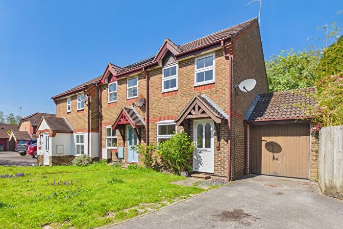 2 Bedroom End Of Terrace House For Sale In Standen Place, Horsham, West Sussex, RH12