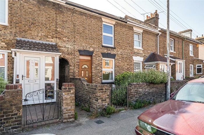 3 Bedroom Terraced House To Rent In Park Road, Sittingbourne, Kent, ME10
