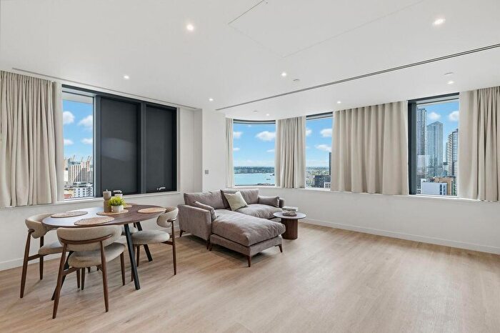 2 Bedroom Flat To Rent In Wharf House, Trafalgar Way, London, E14