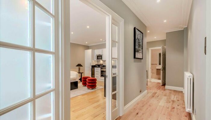 1 Bedroom Property To Rent In Grosvenor Hill, London, W1K