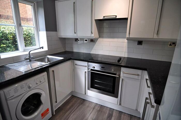 1 Bedroom Apartment To Rent In Poets Chase, Aylesbury, HP21
