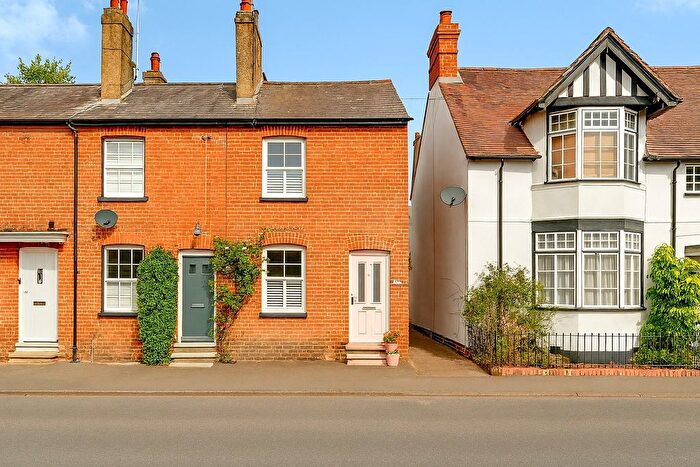 2 Bedroom End Terrace House For Sale In Outwood Lane, Bletchingley, Redhill, RH1