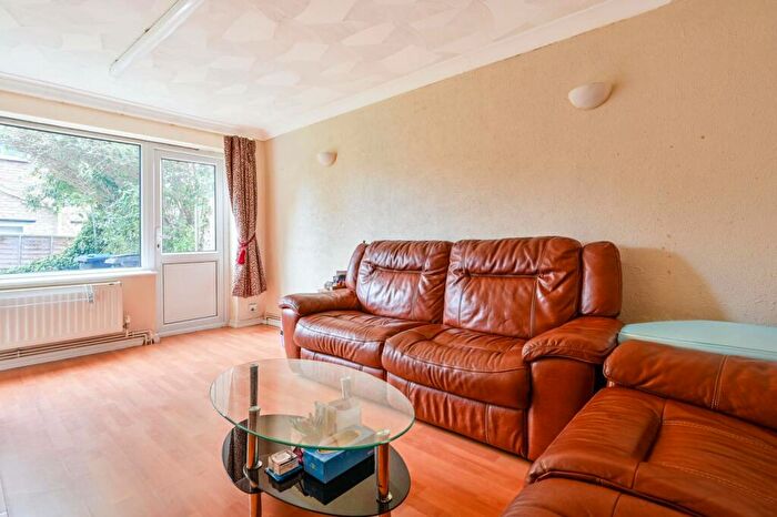 2 Bedroom Maisonette To Rent In Malden Road, New Malden, KT3