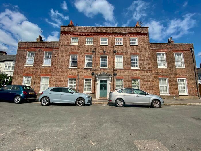 1 Bedroom Flat To Rent In Joy Road, Gravesend, DA12