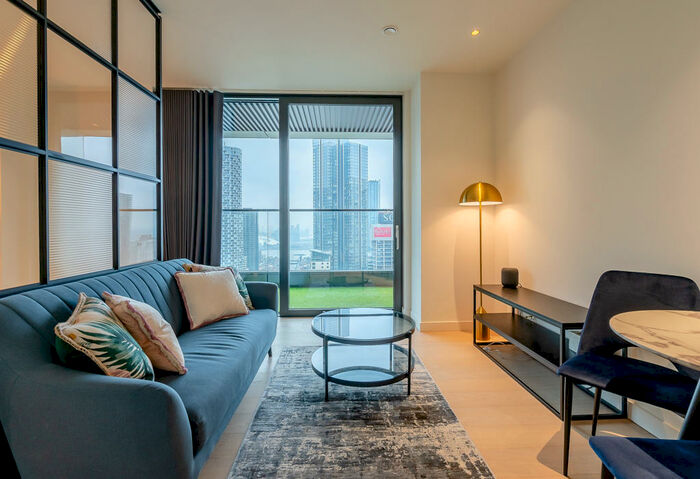 Studio For Sale In The Wardian, Canary Wharf, E14