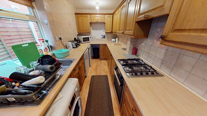 5 Bedroom Semi-Detached House To Rent In Frederick Road, Selly Oak, Birmingham, B29