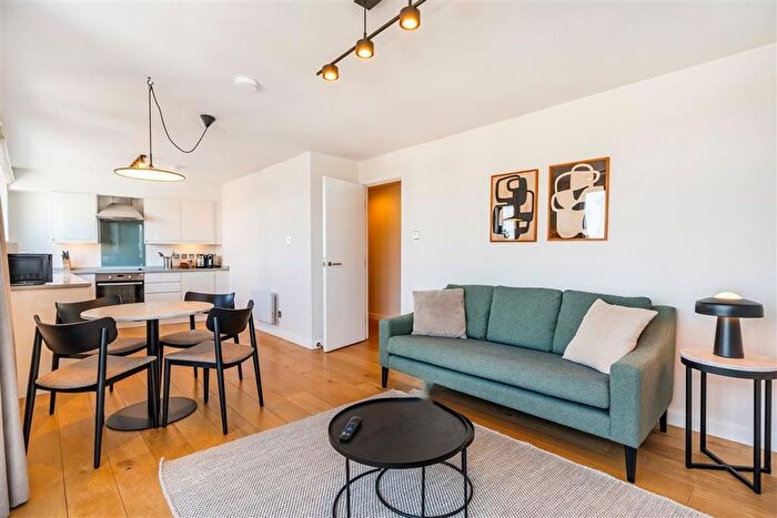 2 Bedroom Flat To Rent In Tottenham Street, Fitzrovia Amp; Covent Garden, W1T