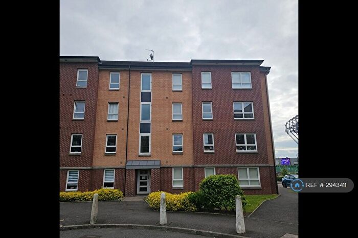 2 Bedroom Flat To Rent In Springfield Gardens, Glasgow, G31