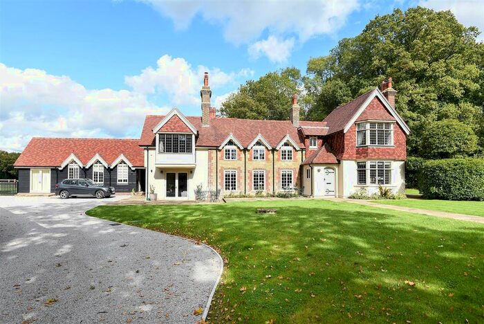 6 Bedroom Detached House To Rent In Knowle Lane, Cranleigh, GU6