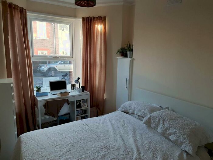 6 Bedroom House To Rent In Dalton Street, Cathays, Cardiff, CF24