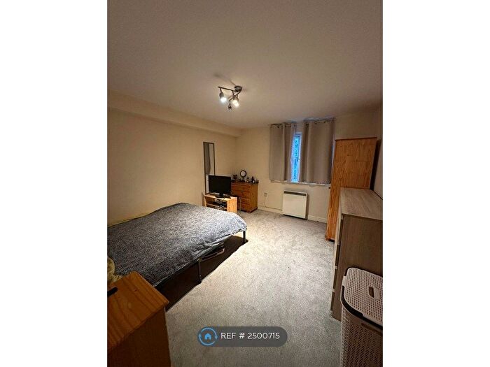 1 Bedroom Flat To Rent In Otter Close, Stratford, E15
