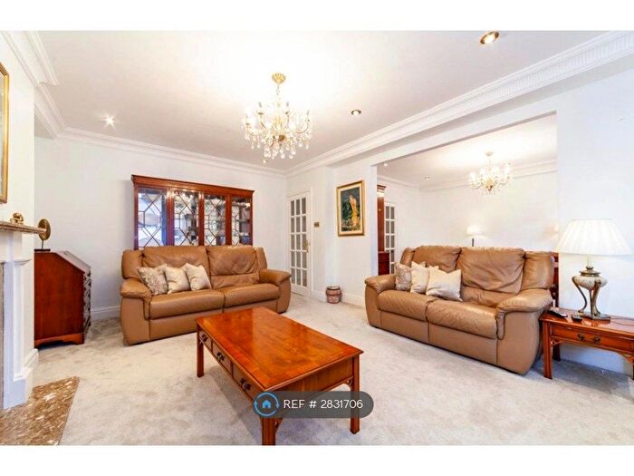 3 Bedroom Flat To Rent In Regency Lodge, London, NW3