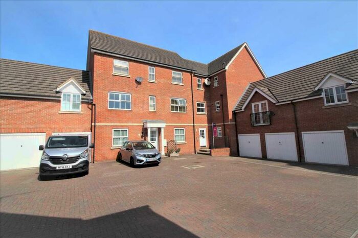 2 Bedroom Apartment To Rent In Two Bed Top Floor Apartment, CM8