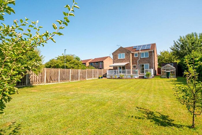 4 Bedroom Detached House For Sale In Parkland Drive, Tadcaster, LS24