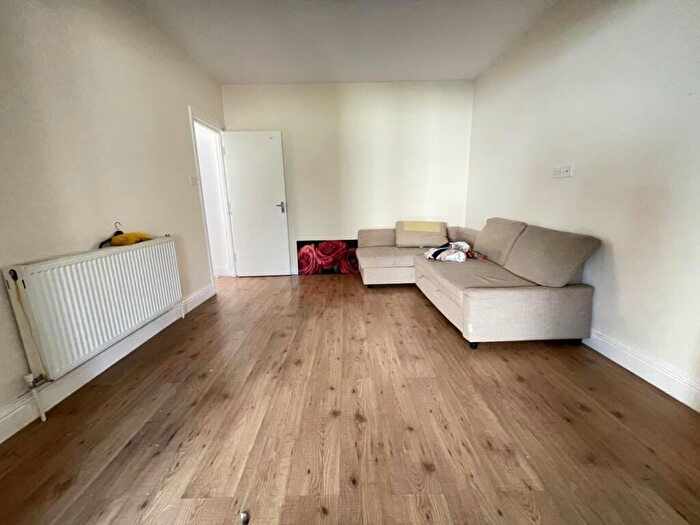 4 Bedroom Semi-Detached House To Rent In Locket Road, Harrow, HA3