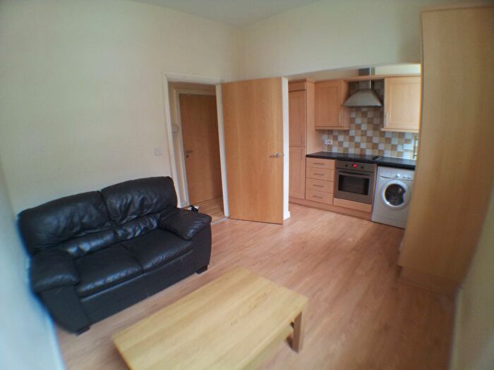 1 Bedroom Flat To Rent In Bed – Wilmslow Road, Withington, M20
