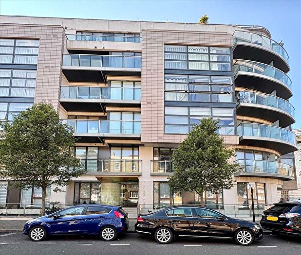 2 Bedroom Flat To Rent In Allso Place, London, NW1