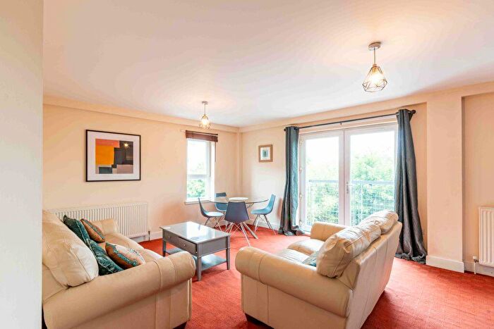 3 Bedroom Flat To Rent In L – Lindsay Road, Edinburgh, EH6