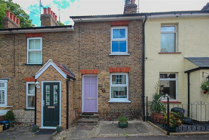 2 Bedroom Cottage To Rent In Sussex Road, Warley, Brentwood, CM14