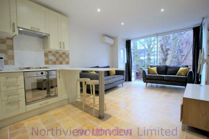 1 Bedroom Flat To Rent In Crouch Hall Road, Crouch End, N8
