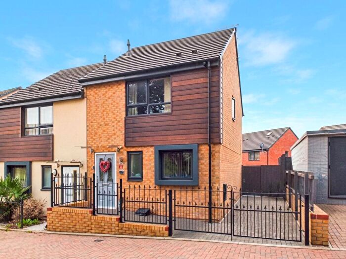 3 Bedroom Semi Detached House For Sale In Selborne Gardens, Nottingham, NG3