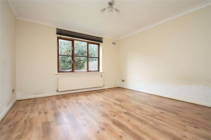 Studio To Rent In Phoenix Place, - Gresham Road, Staines-Upon-Thames, TW18