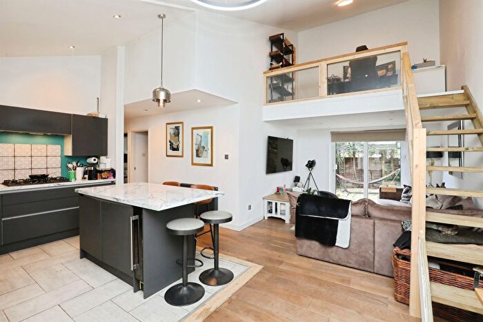 4 Bedroom Detached Bungalow For Sale In Old Grove Court, Norwich, NR3