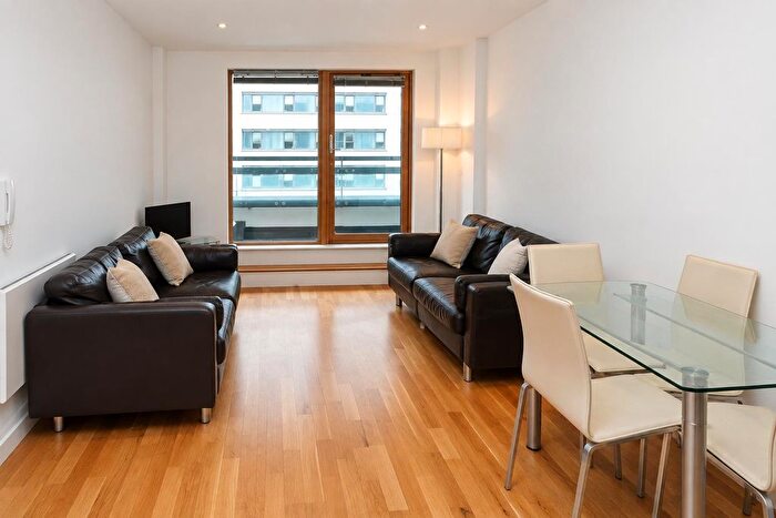 2 Bedroom Flat To Rent In Gateway, Leeds, LS9