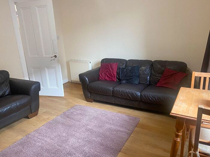 2 Bedroom Flat To Rent In Rosefield Street, Dundee (Off Blackness Road), DD1