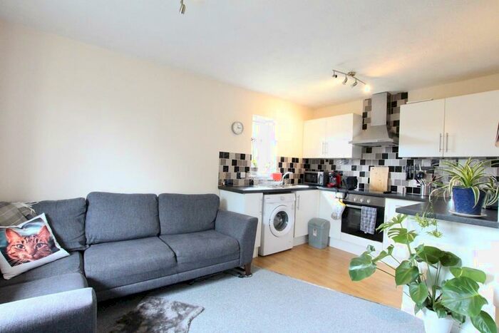 1 Bedroom Flat To Rent In Coventry Close, Tewkesbury, GL20