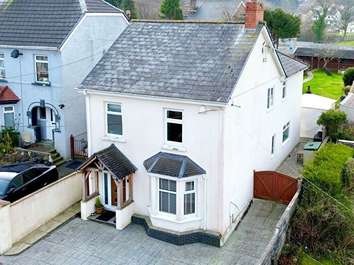 3 Bedroom Detached House For Sale In Llynfa Road, Penclawdd, Swansea, SA4