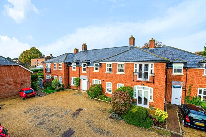 2 Bedroom Flat For Sale In Police Station Road, West Malling, ME19