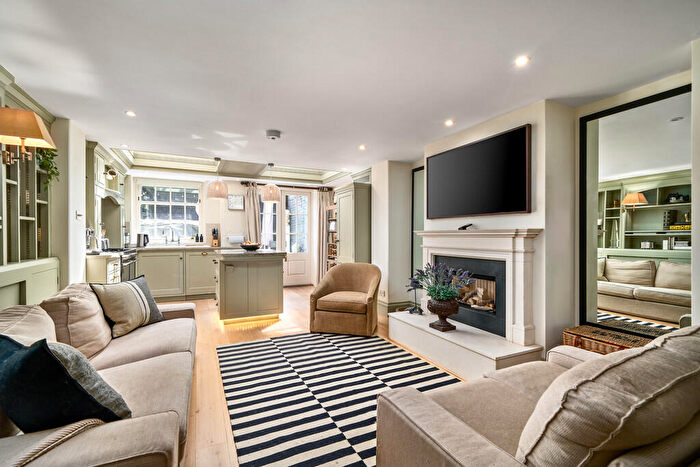 2 Bedroom Terraced House For Sale In Billing Place, Chelsea, SW10